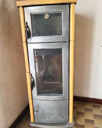 Stufa a legna con forno