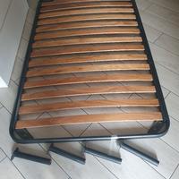 struttura letto con doghe in legno 