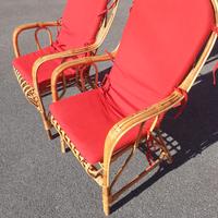 Poltrone in vimini in coppia .