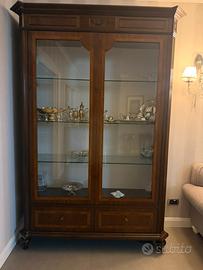 Elegante Vetrina classica in Legno Intarsiato