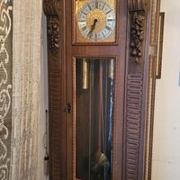 Imponente orologio a pendolo 