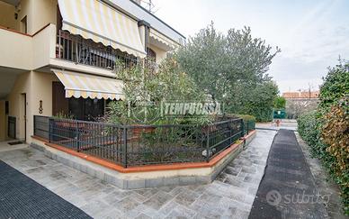 TRILOCALE CON CANTINA E BOX