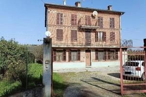 Immobile in asta di 158 m² con 3 locali e box auto