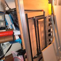 Tavolo da disegno a muro con meccanismo.