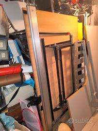 Tavolo da disegno a muro con meccanismo.