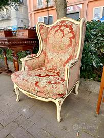 Antica poltrona in legno e velluto veneziano