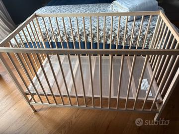 Lettino IKEA Sniglar completo di materasso