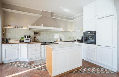 VILLA A SCHIERA A NONE