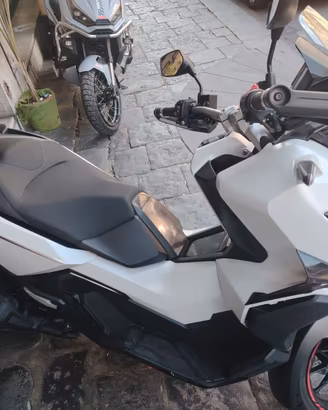 Honda ADV 350 BIANCO COME NUOVO USATO GARANTITO