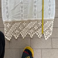 Tende in cotone con bordo fatto a mano a uncinetto