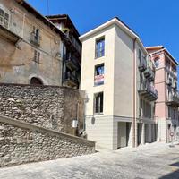 2 LOCALI A LANZO TORINESE