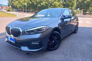 BMW SERIE 1  (PREZZO COMPRESO PASSAGGIO DI PROPR.)