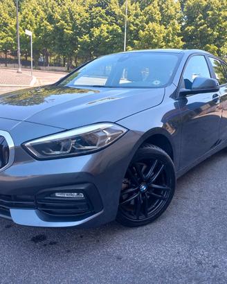 BMW SERIE 1  (PREZZO COMPRESO PASSAGGIO DI PROPR.)