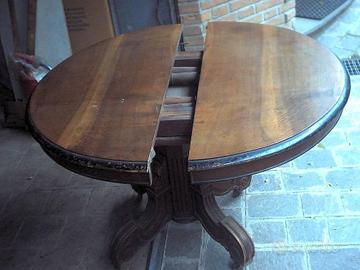Tavolo antico ovale allungabile