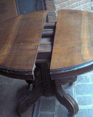 Tavolo antico ovale allungabile