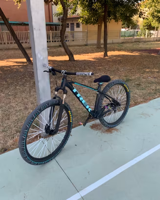 Trek Marlin 6 Wheellie bike - AUTOGRAFATA