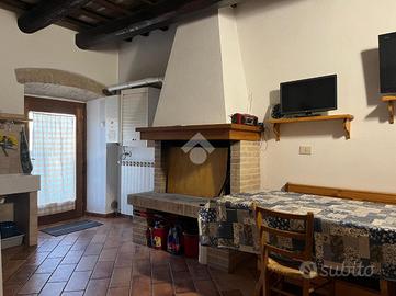2 LOCALI A AMELIA
