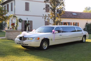 LIMOUSINE LINCOLN Towncar