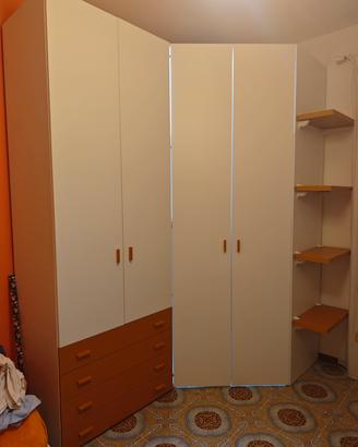 Armadio angolare con cabina + comodino 