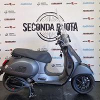 Vespa 300 GTS hpe SuperSport