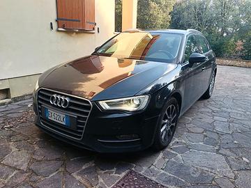 Splendida Audi A3 Sportback 1.6 TDI 105cv Ambition
