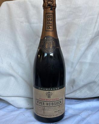 Bottiglia storica di Champagne Piper-Heidsieck