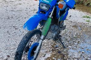 Moto YAMAHA XT  600