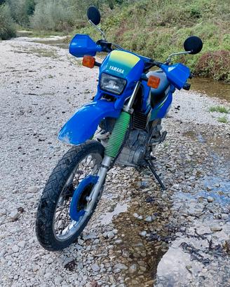 Moto YAMAHA XT  600