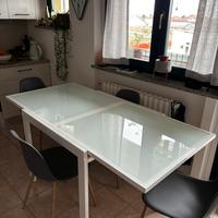 Sedie e tavolo cucina