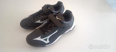 Scarpe da calcio e baseball 