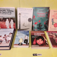 Grande lotto di 8 libri nuovi