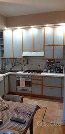 CUCINA COMPONIBILE CON ANTE E TELAIO IN LEGNO 