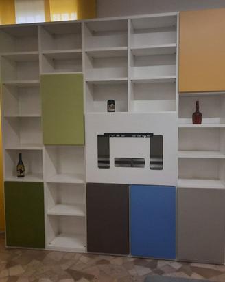 Libreria bianca con porta TV