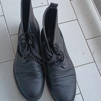 scarpa alta tronchetto allacciata nera