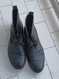 scarpa alta tronchetto allacciata nera