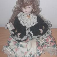 bambola in ceramica capodimonte realizzata a mano