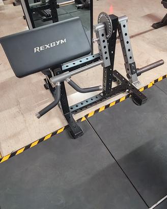 Bicep Curl Machine (Panca Scott a carico libero)