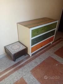 mobile con cassetti per ingressio