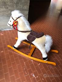 CAVALLO A DONDOLO