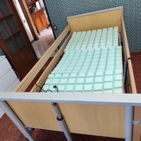 Set ausili per anziani: letto + poltrona + sedia