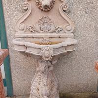 Fontana In Marmo