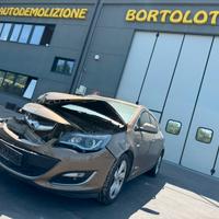 OPEL ASTRA J per ricambi usati A17DTS