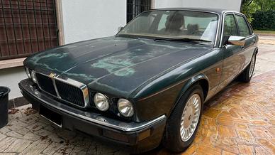 Jaguar XJ12 6.0 v12