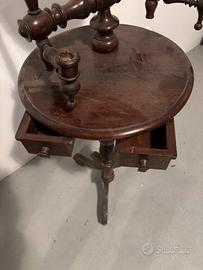 Antico mobile da barba in legno