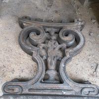 Decorazione in ghisa