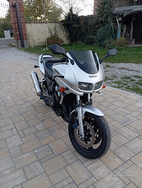 Yamaha FZS 600 Fazer