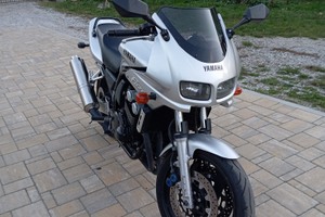 Yamaha FZS 600 Fazer
