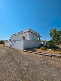 Villa + Trulli e Dependance