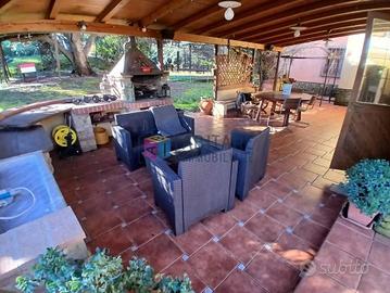 Villa di 284 m² con più di 5 locali a Collesalvett