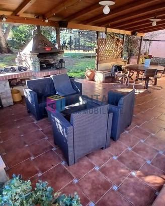 Villa di 284 m² con più di 5 locali a Collesalvett